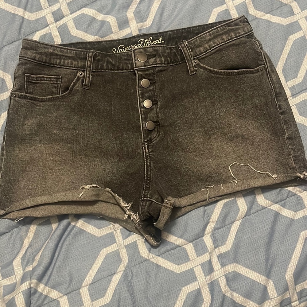Universal Thread shorts